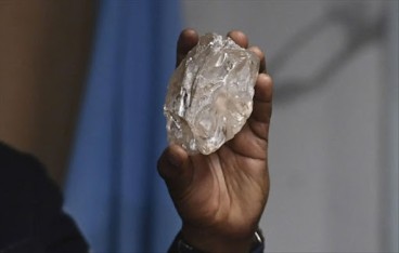 TOUNZOUET investis dans le diamant pour la fabrication de ses bijoux